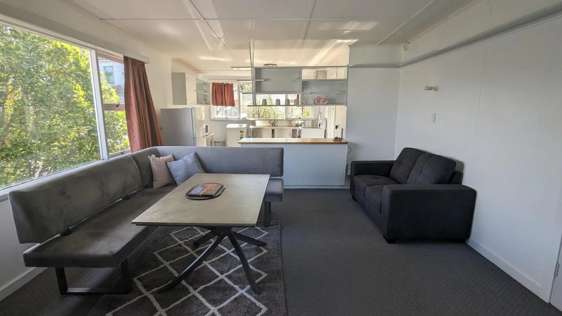 Bayley 1 - Walk To City From 2 Bedroom Apartment With City And Mountain Views Hobart Australia
