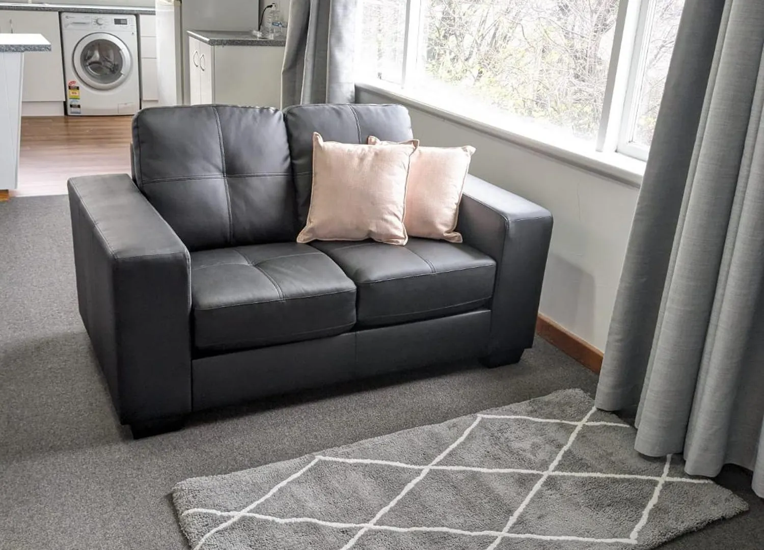 Bayley 1 - Walk To City From 2 Bedroom Apartment With City And Mountain Views Hobart