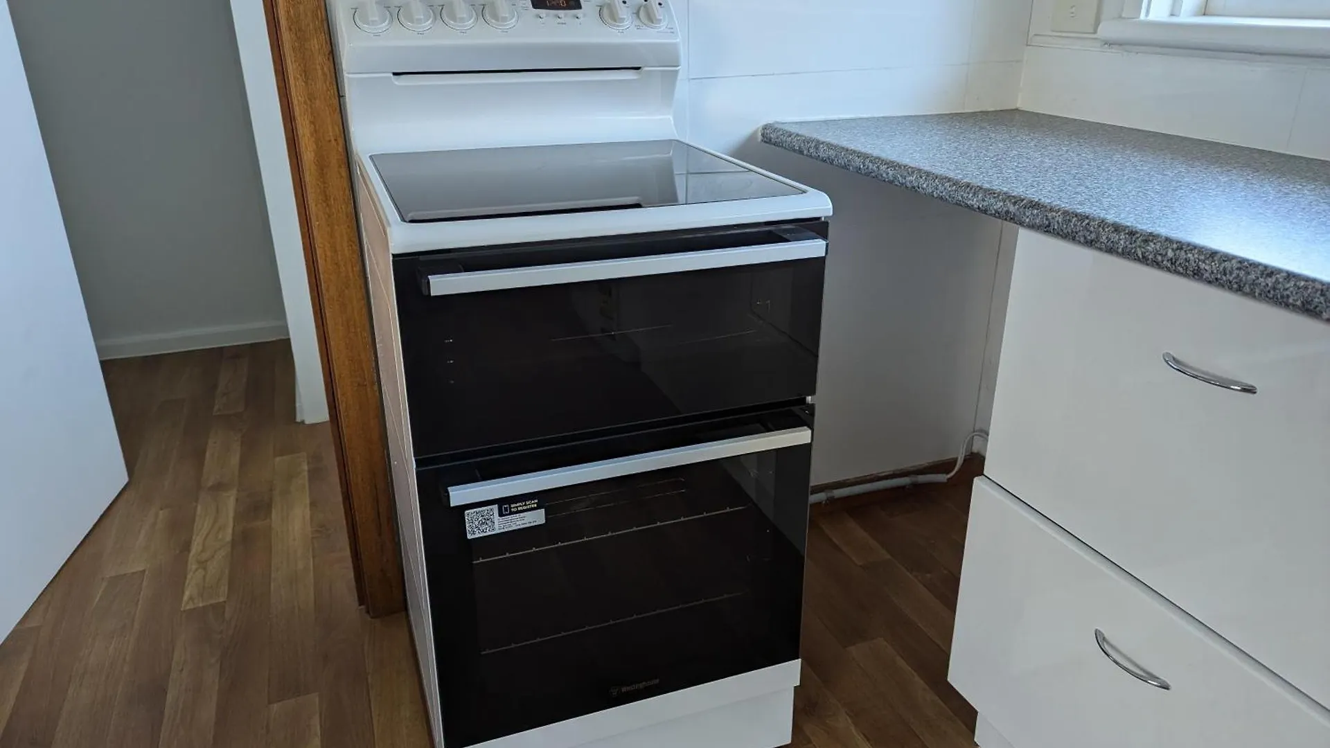 Bayley 1 - Walk To City From 2 Bedroom Apartment With City And Mountain Views Hobart Australia